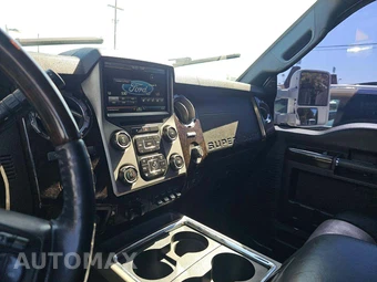 2015 Ford Super Duty F-250 Platinum Crew Cab Medium Bed - miniatura 10