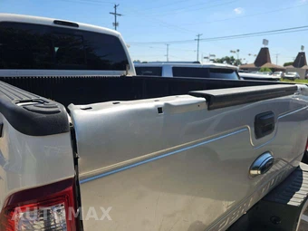 2015 Ford Super Duty F-250 Platinum Crew Cab Medium Bed - miniatura 24