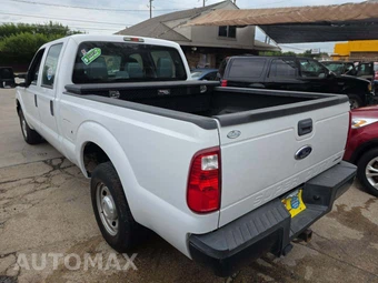 2015 Ford Super Duty F-250 XL Crew Cab Medium Bed - miniatura 2