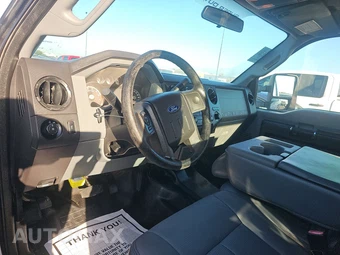 2015 Ford Super Duty F-250 XL Crew Cab Medium Bed - miniatura 11