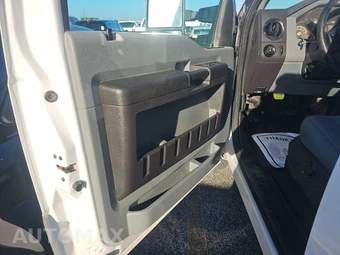 2015 Ford Super Duty F-250 XL Crew Cab Medium Bed - miniatura 9