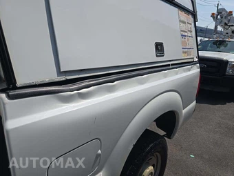 2015 Ford Super Duty F-250 XL Crew Cab Medium Bed - miniatura 23