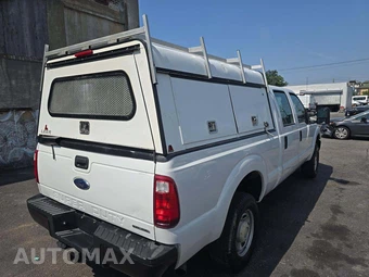 2015 Ford Super Duty F-250 XL Crew Cab Medium Bed - miniatura 3