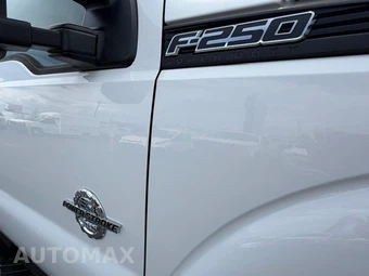 2015 Ford Super Duty F-250 XL Crew Cab Medium Bed - miniatura 18