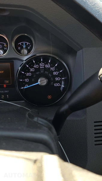 2015 Ford Super Duty F-250 XLT Crew Cab Medium Bed - miniatura 20