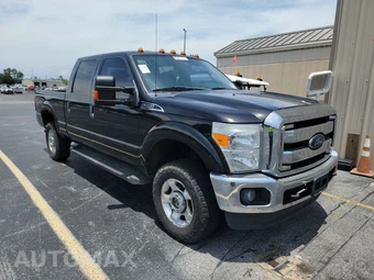 2015 Ford Super Duty F-250 XLT Crew Cab Medium Bed – miniatura 3