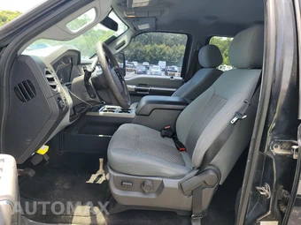 2015 Ford Super Duty F-250 XLT Crew Cab Medium Bed – miniatura 7