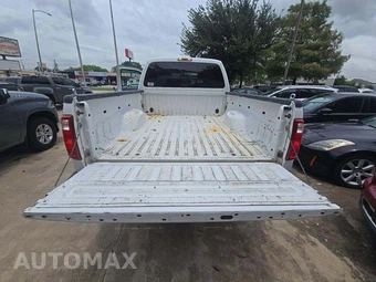 2015 Ford Super Duty F-250 XLT Crew Cab Medium Bed - miniatura 14