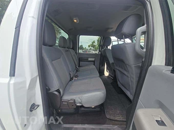 2015 Ford Super Duty F-250 XLT Crew Cab Medium Bed - miniatura 16