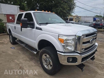 2015 Ford Super Duty F-250 XLT Crew Cab Medium Bed - miniatura 4