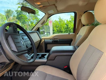 2015 Ford Super Duty F-250 XLT Crew Cab Medium Bed - miniatura 10