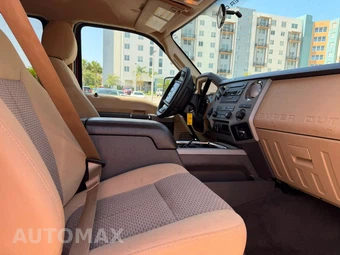 2015 Ford Super Duty F-250 XLT Crew Cab Medium Bed - miniatura 12