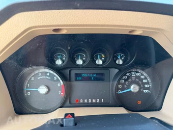 2015 Ford Super Duty F-250 XLT Crew Cab Medium Bed - miniatura 16