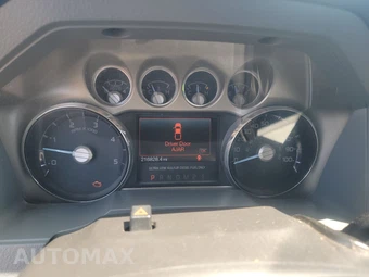 2015 Ford Super Duty F-250 XLT Crew Cab Medium Bed - miniatura 12