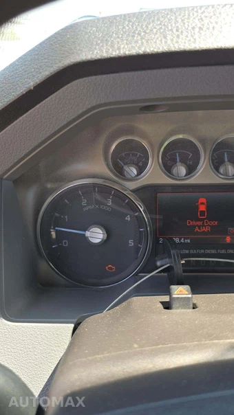 2015 Ford Super Duty F-250 XLT Crew Cab Medium Bed - miniatura 41
