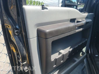 2015 Ford Super Duty F-250 XLT Crew Cab Medium Bed - miniatura 9