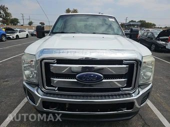 2015 Ford Super Duty F-250 XLT Crew Cab Short Bed - miniatura 2