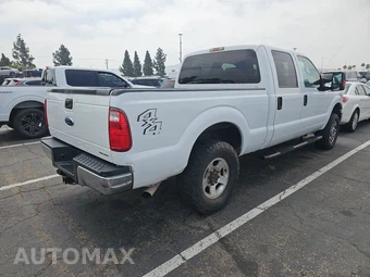2015 Ford Super Duty F-250 XLT Crew Cab Short Bed - miniatura 4