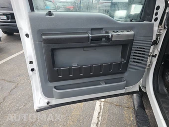 2015 Ford Super Duty F-250 XLT Crew Cab Short Bed - miniatura 9