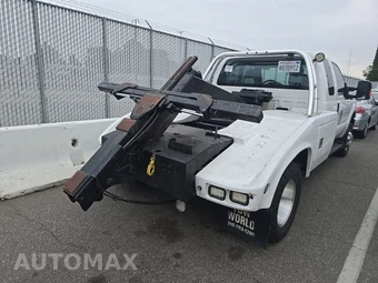 2015 Ford Super Duty F-350 Cab Chassis XL Extended Cab w/Rear Doors DRW - miniatura 4