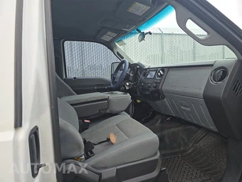 2015 Ford Super Duty F-350 Cab Chassis XL Extended Cab w/Rear Doors DRW - miniatura 8