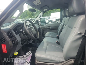 2015 Ford Super Duty F-350 Cab Chassis XL Regular Cab - miniatura 7