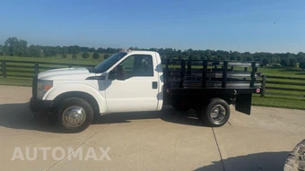 2015 Ford Super Duty F-350 Cab Chassis XL Regular Cab DRW - miniatura 2