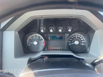 2015 Ford Super Duty F-350 Cab Chassis XL Regular Cab DRW - miniatura 21