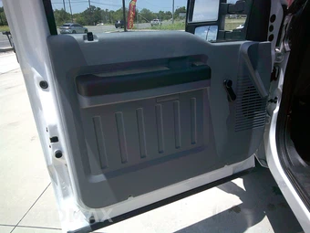 2015 Ford Super Duty F-350 Cab Chassis XL Regular Cab DRW - miniatura 9