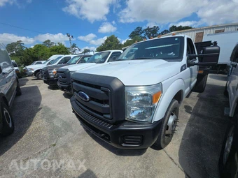 2015 Ford Super Duty F-350 Cab Chassis XL Regular Cab DRW