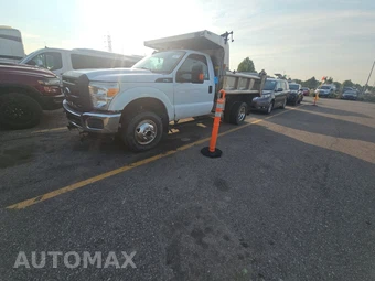 2015 Ford Super Duty F-350 Cab Chassis XL Regular Cab DRW