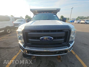 2015 Ford Super Duty F-350 Cab Chassis XL Regular Cab DRW - miniatura 2