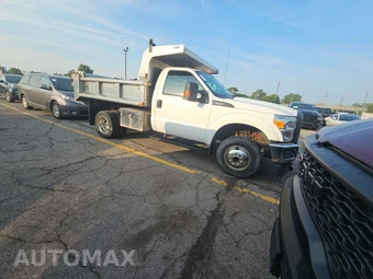 2015 Ford Super Duty F-350 Cab Chassis XL Regular Cab DRW - miniatura 3