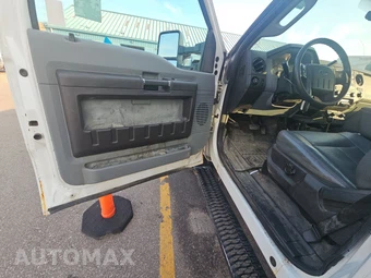 2015 Ford Super Duty F-350 Cab Chassis XL Regular Cab DRW - miniatura 9