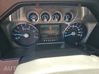 2015 Ford Super Duty F-350 Lariat Crew Cab Long Bed DRW - miniatura 12