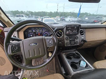 2015 Ford Super Duty F-350 Lariat Crew Cab Long Bed DRW - miniatura 11