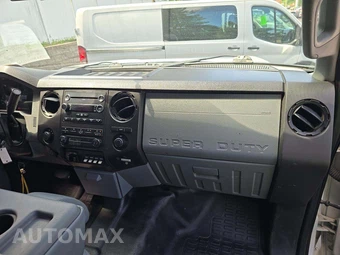 2015 Ford Super Duty F-450 Cab Chassis XL Crew Cab DRW - miniatura 18