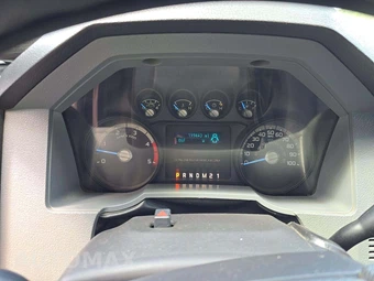 2015 Ford Super Duty F-450 Cab Chassis XL Crew Cab DRW - miniatura 9