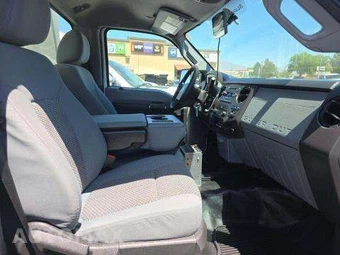 2015 Ford Super Duty F-450 Cab Chassis XL Regular Cab DRW - miniatura 15