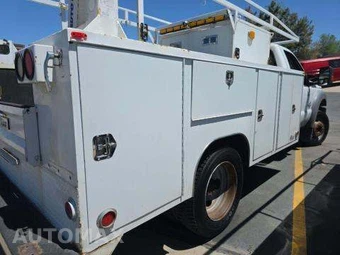 2015 Ford Super Duty F-450 Cab Chassis XL Regular Cab DRW - miniatura 28