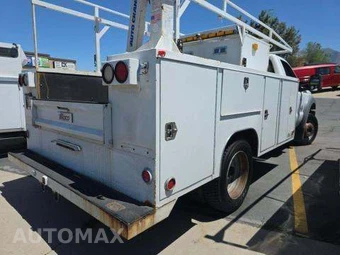 2015 Ford Super Duty F-450 Cab Chassis XL Regular Cab DRW - miniatura 3