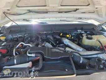 2015 Ford Super Duty F-450 Cab Chassis XL Regular Cab DRW - miniatura 30