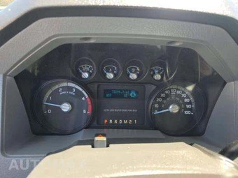 2015 Ford Super Duty F-450 Cab Chassis XL Regular Cab DRW - miniatura 9