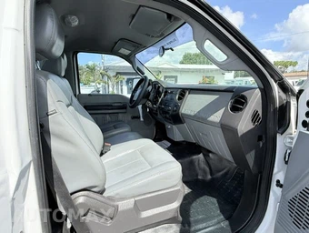 2015 Ford Super Duty F-450 Cab Chassis XL Regular Cab DRW - miniatura 15