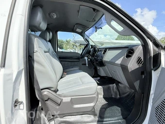 2015 Ford Super Duty F-450 Cab Chassis XL Regular Cab DRW - miniatura 16