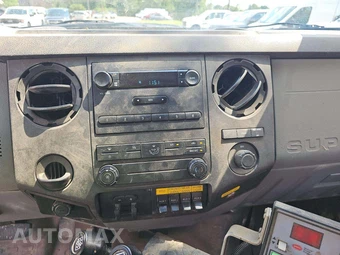 2015 Ford Super Duty F-450 Cab Chassis XL Regular Cab DRW - miniatura 10