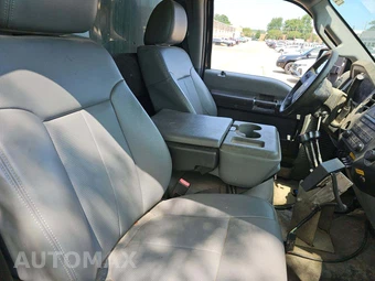 2015 Ford Super Duty F-450 Cab Chassis XL Regular Cab DRW - miniatura 15