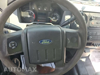 2015 Ford Super Duty F-550 Cab Chassis XL Crew Cab DRW - miniatura 10