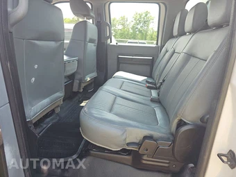 2015 Ford Super Duty F-550 Cab Chassis XL Crew Cab DRW - miniatura 13