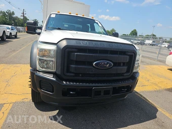 2015 Ford Super Duty F-550 Cab Chassis XL Crew Cab DRW - miniatura 2